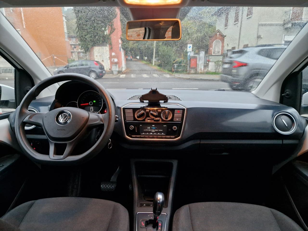 Volkswagen up! 1.0 60CV AUTOMATICA, 5 porte, Bluetooth, Sensori