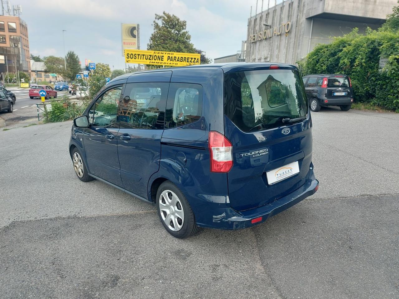 Ford Tourneo Courier 1.5 Tdci Plus