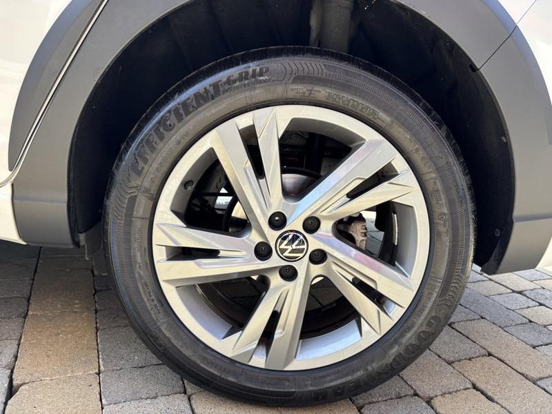 Volkswagen Taigo 1.0 tsi R-Line 110cv MATRIX-APP CONNECT-17"
