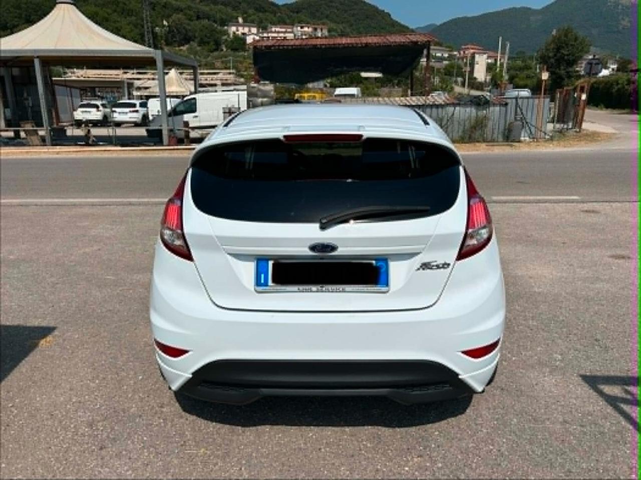 Ford Fiesta 1.5 TDCi 75CV 5 porte ST-Line NEOPATENTATI