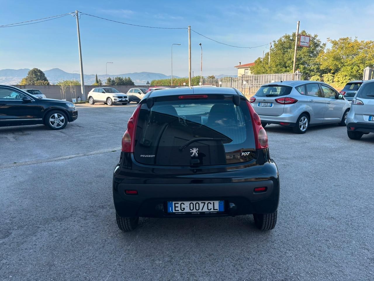 Peugeot 107 1.0 68CV 5p. Sweet Years automatica