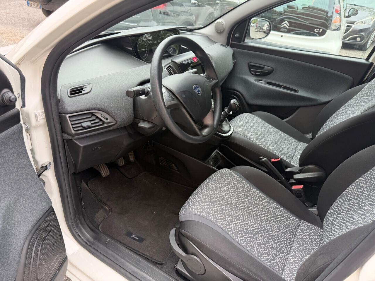 Lancia Ypsilon 1.0 5p Hyb. - PREZZO VERO -