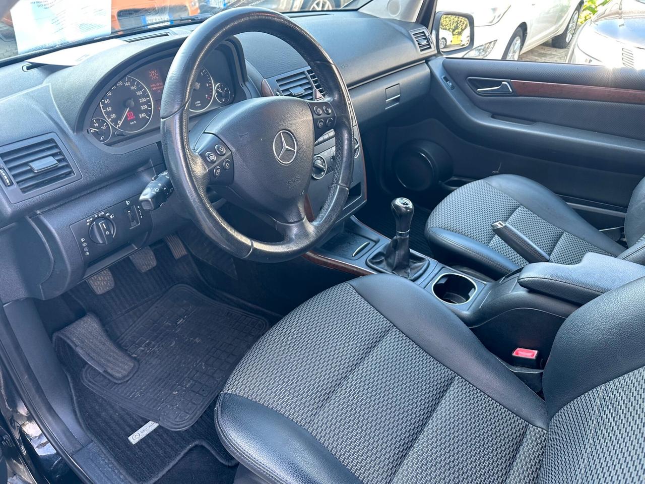 Mercedes-benz A 180 BlueEFFICIENCY Avantgarde