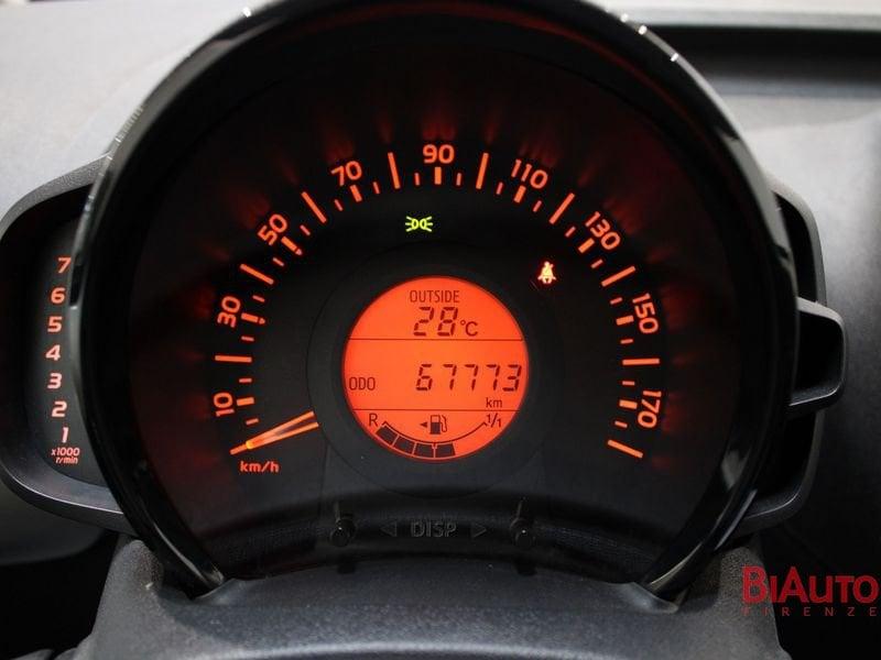 Toyota Aygo Aygo 5p 1.0 x-play my15