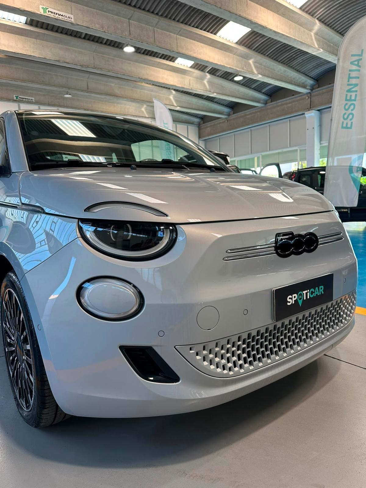 Fiat 500 500e Berlina 42 kWh La Prima II km 0