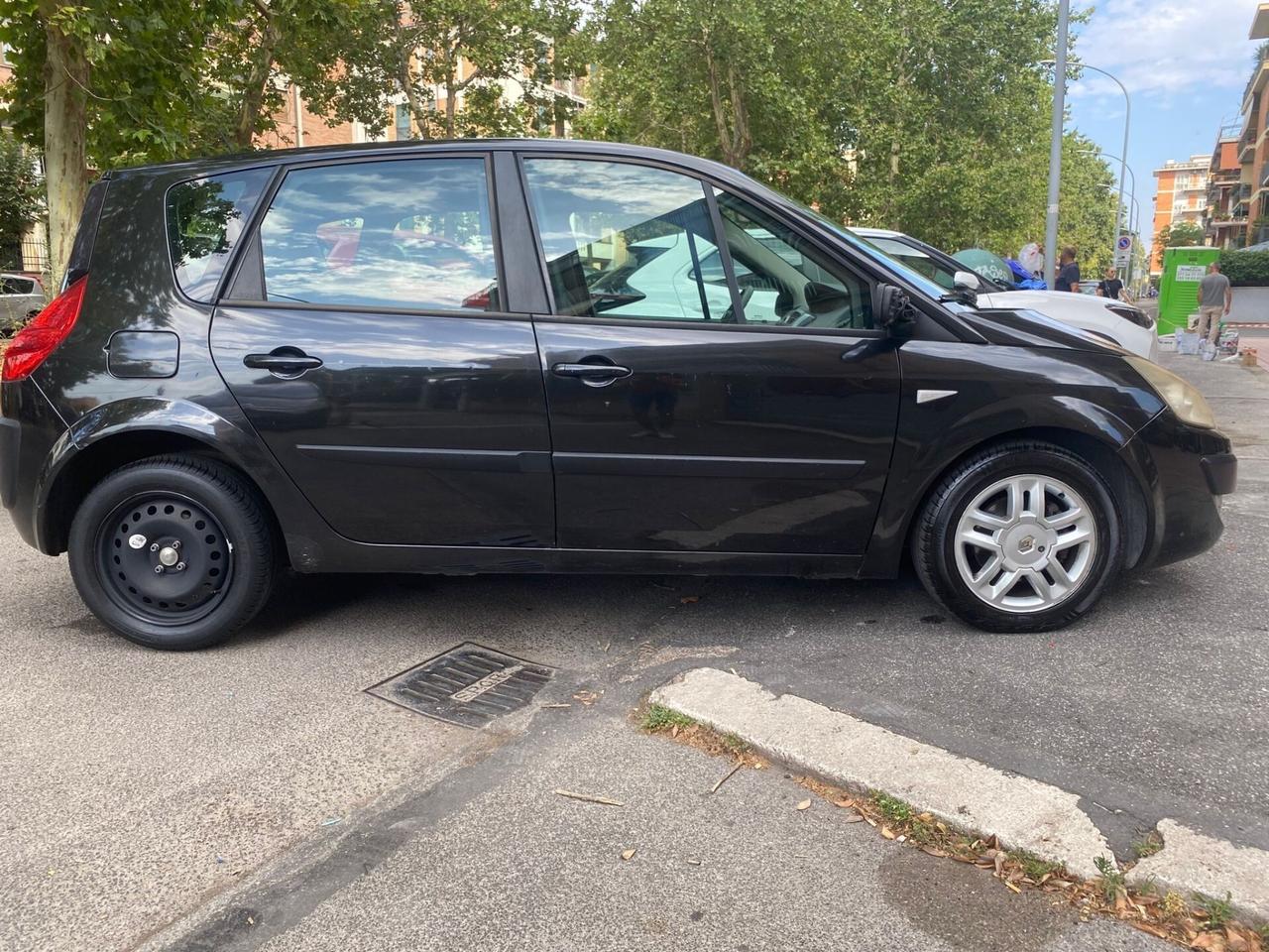 Renault Scenic Grand Scénic 1.5 dCi/105CV Serie Speciale