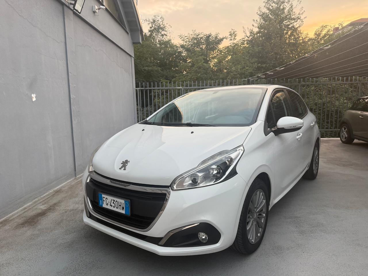 Peugeot 208 PureTech 82 5p. GPL Active