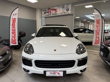 Porsche Cayenne 3.0 Diesel Platinum Edition 262CV
