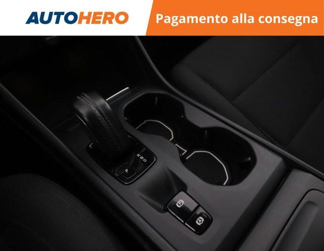 VOLVO XC40 T2 Geartronic Momentum Pro