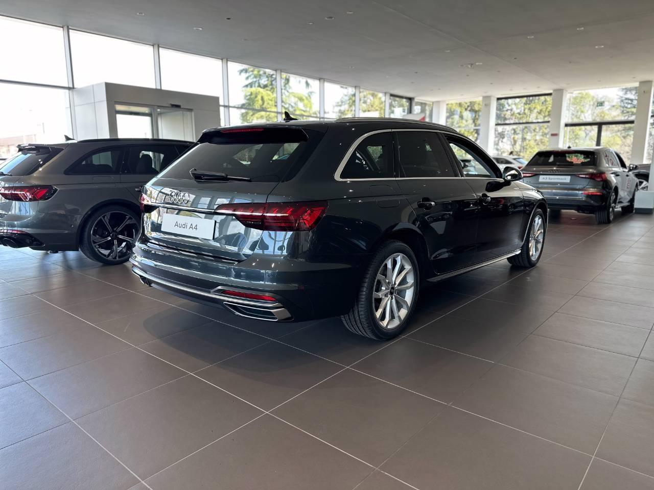 AUDI A4 AVANT 30 TDI MHEV S-TRONIC BUSINESS ADVANCED