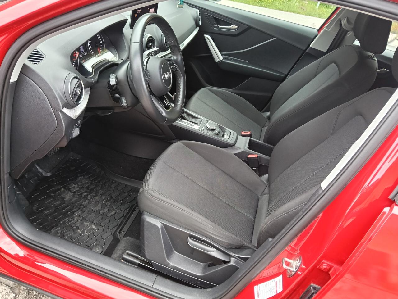 Audi Q2 30 TDI Business Design