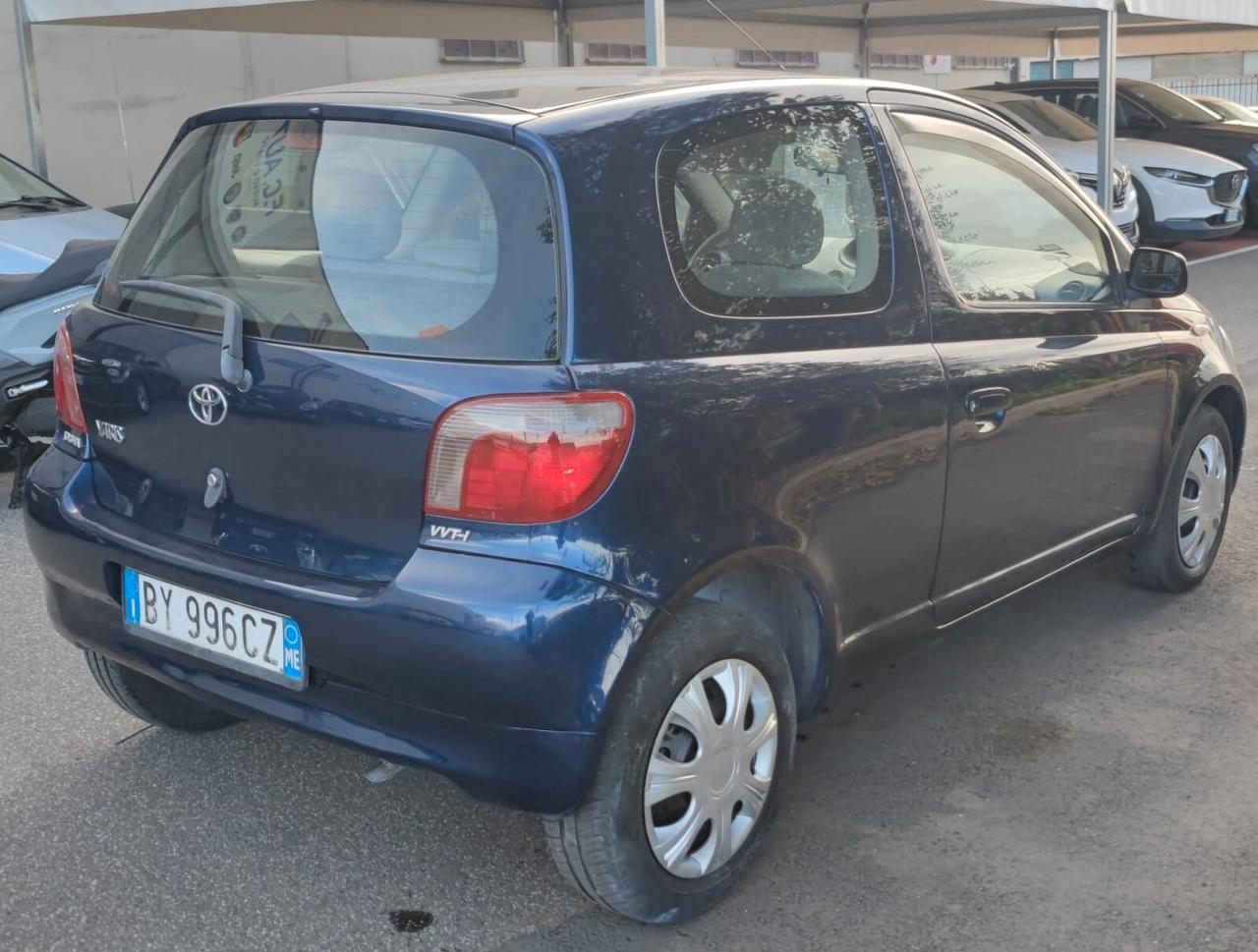 Toyota Yaris 1.0i 16V cat 5 porte Sol