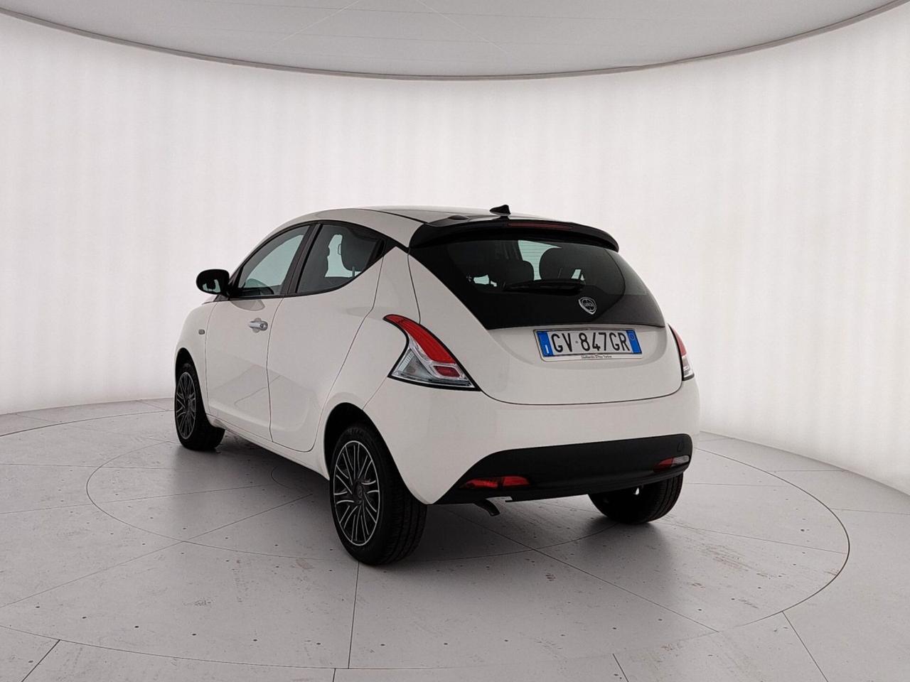 Lancia Ypsilon 1.0 FireFly 5 porte S&S Hybrid Oro