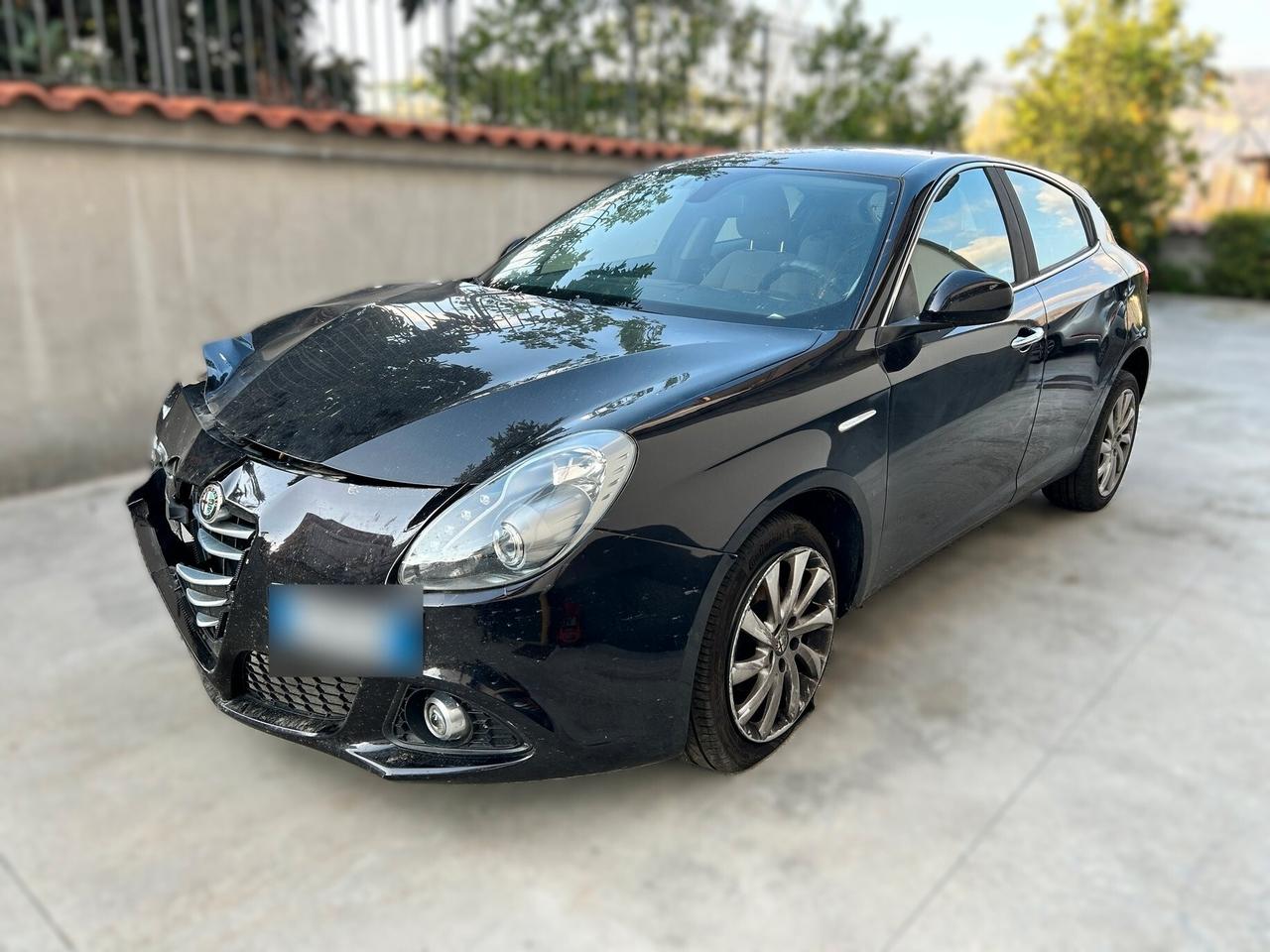Alfa Giulietta 1.6 JTD 105CV - 2015 Incidentata