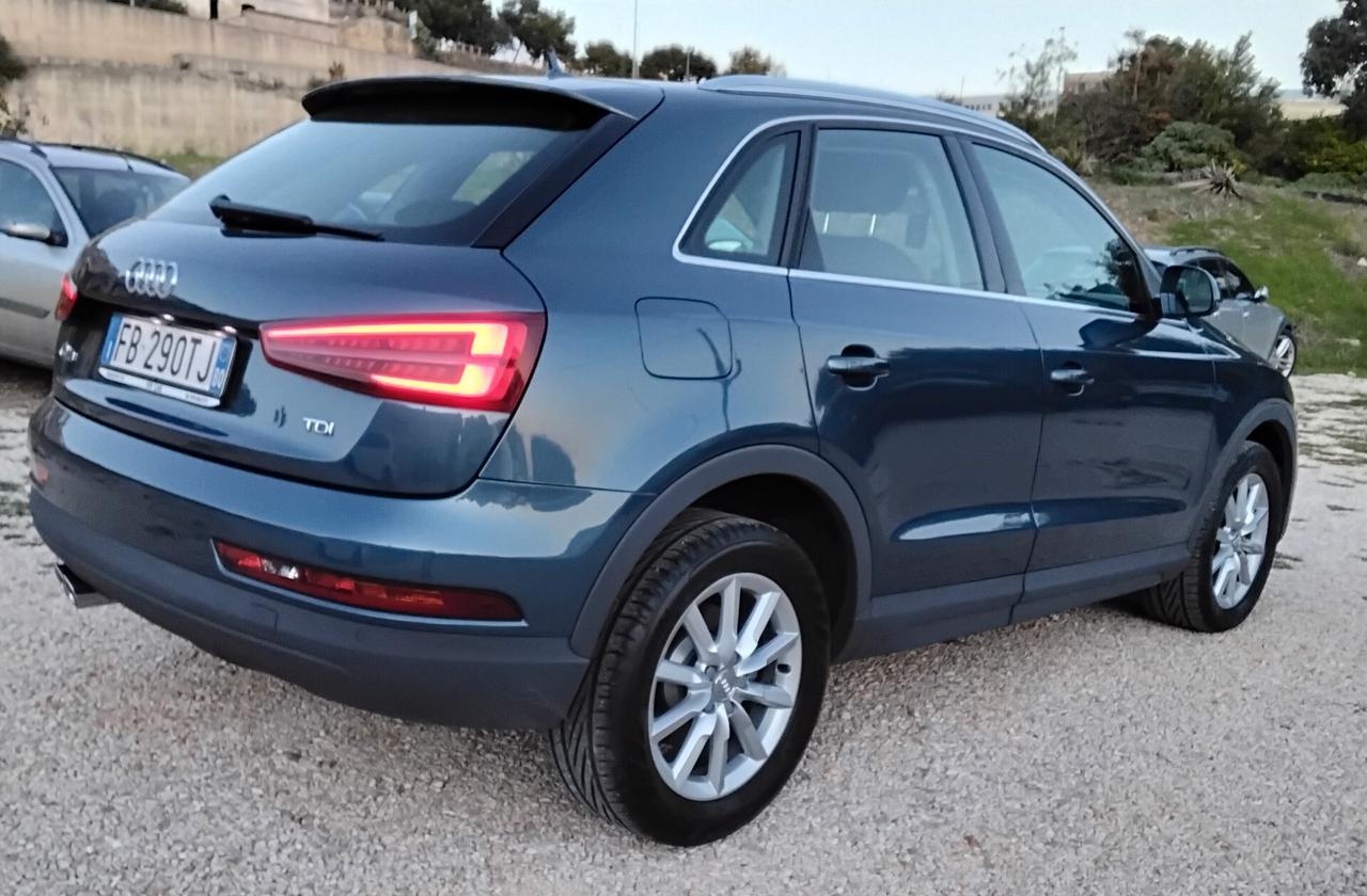 Audi Q3 2.0 TDI 120 CV Business