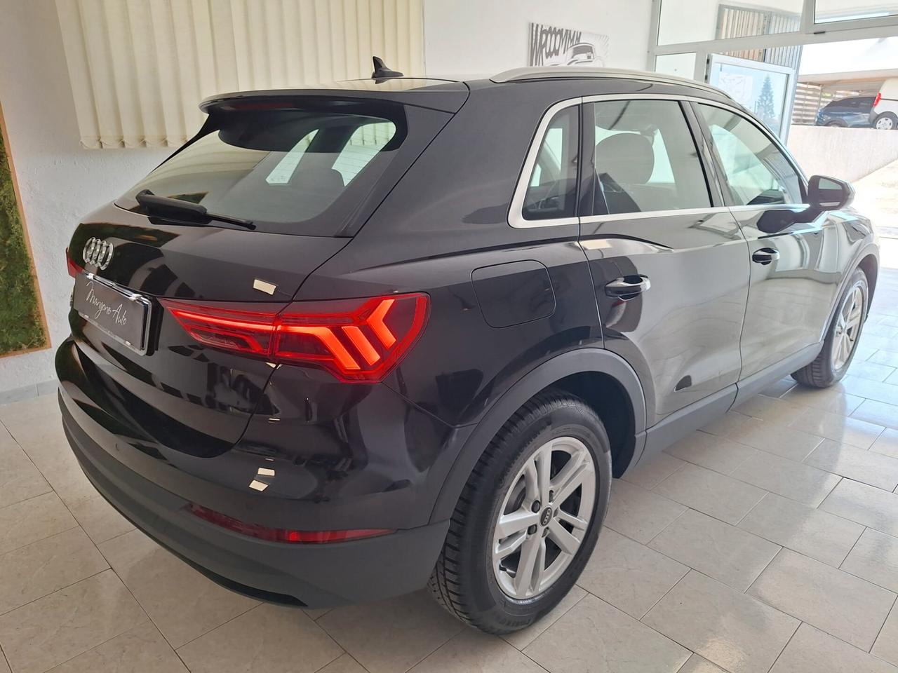 Audi Q3 35 TDI S tronic Business