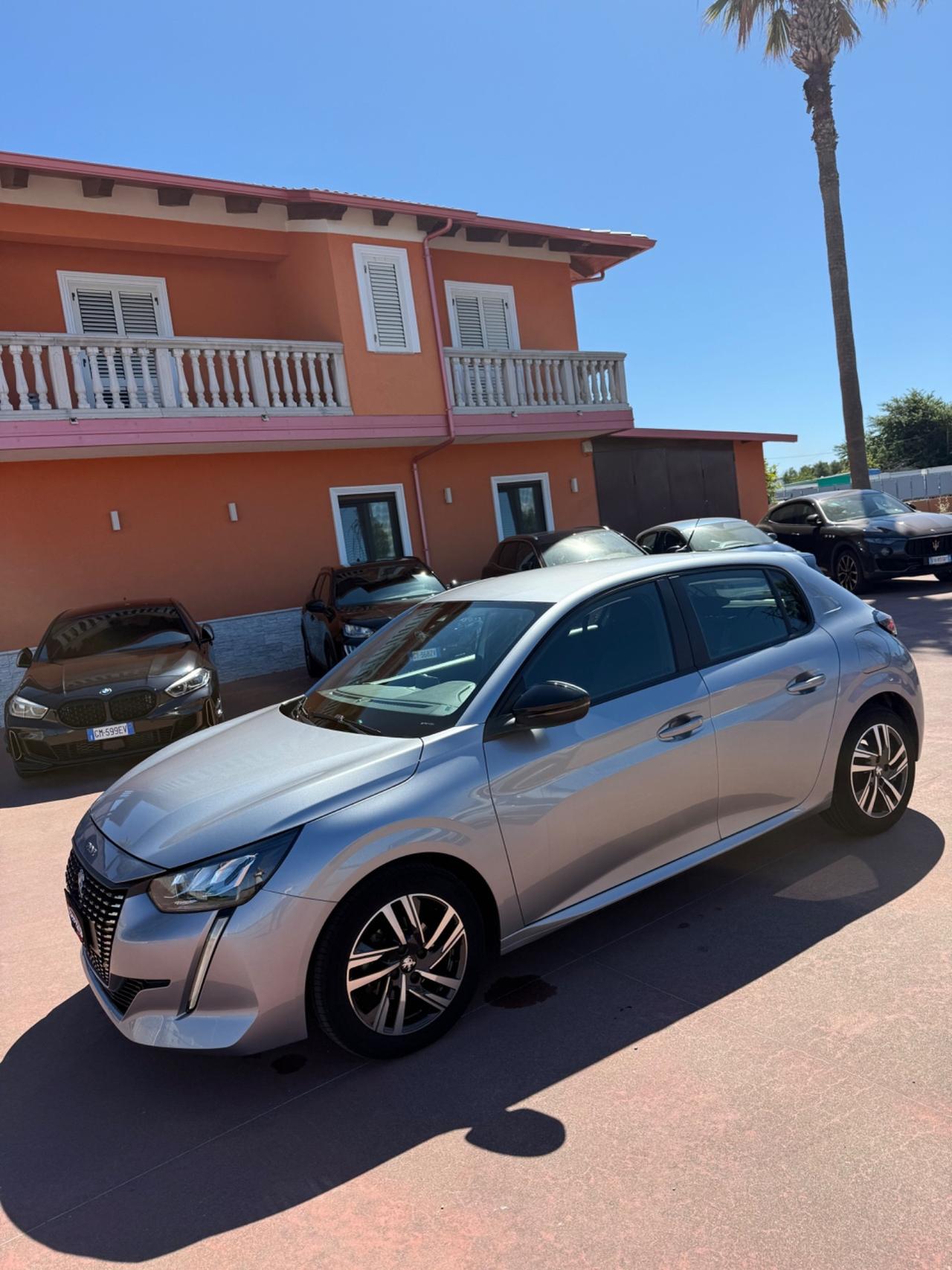 Peugeot 208 1.2 75cv 8000KM