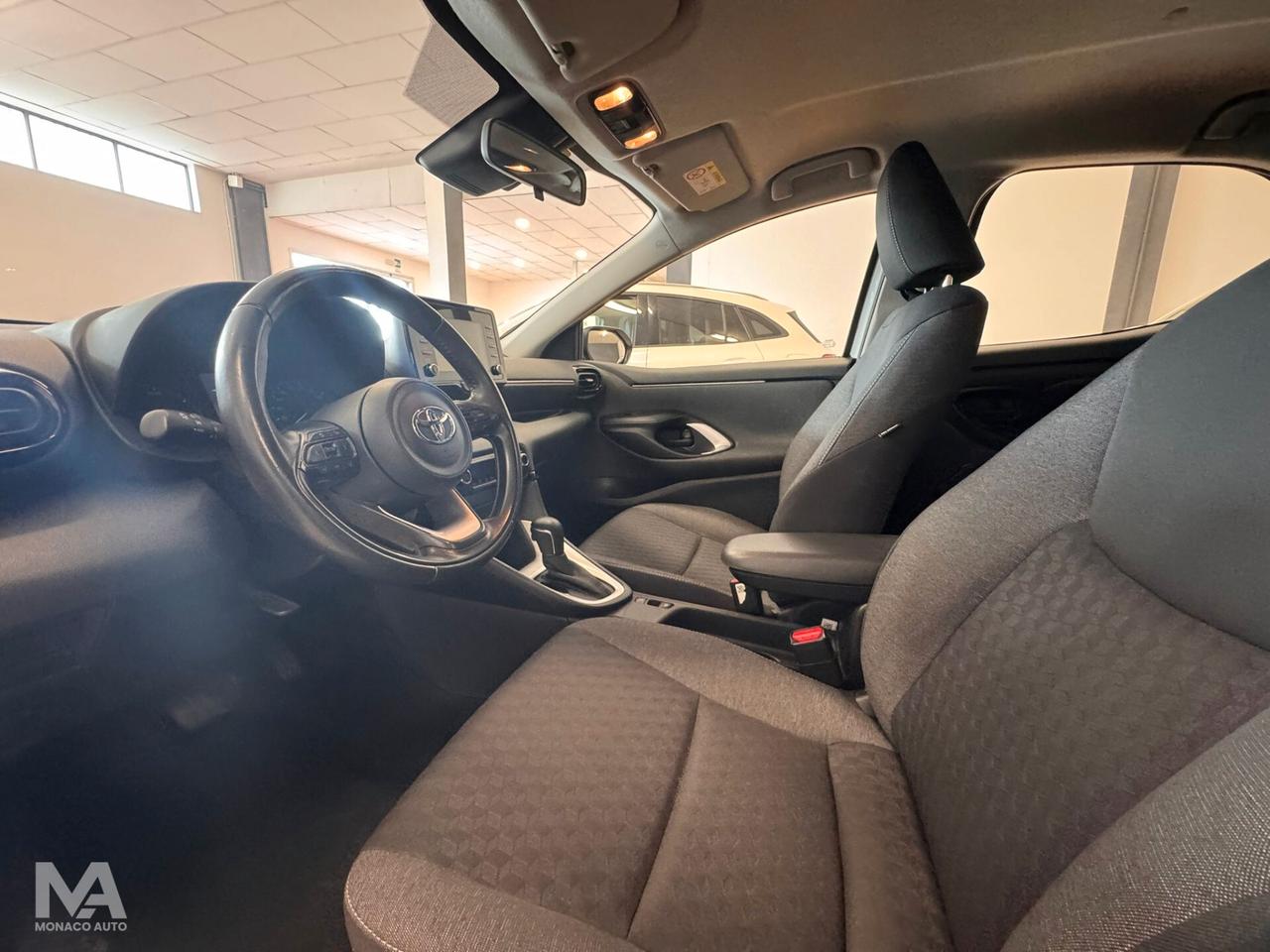 Toyota Yaris 1.5 90cv Hybrid Business 2021