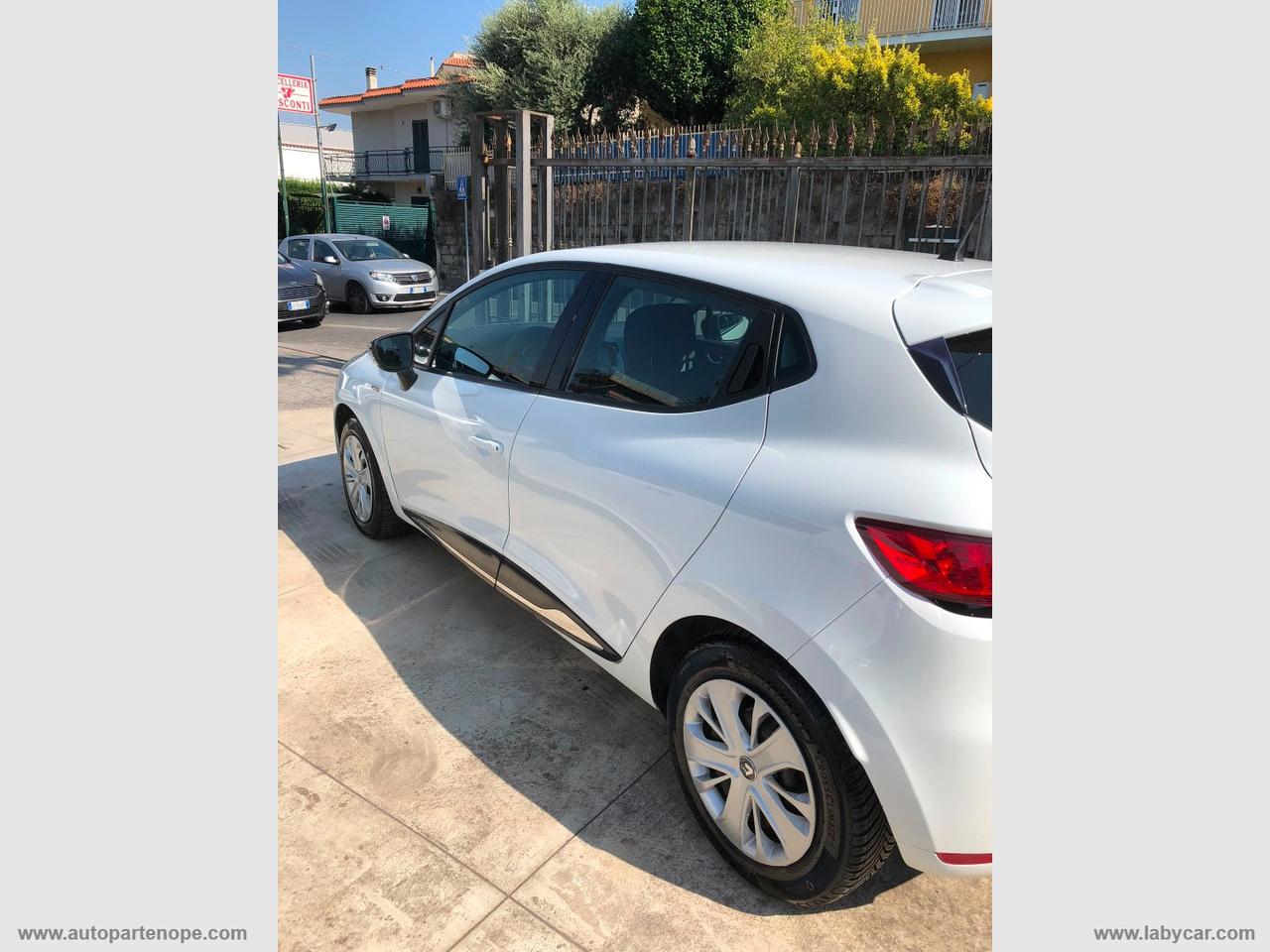 RENAULT Clio dCi 8V 75CV 5p. Moschino Intens