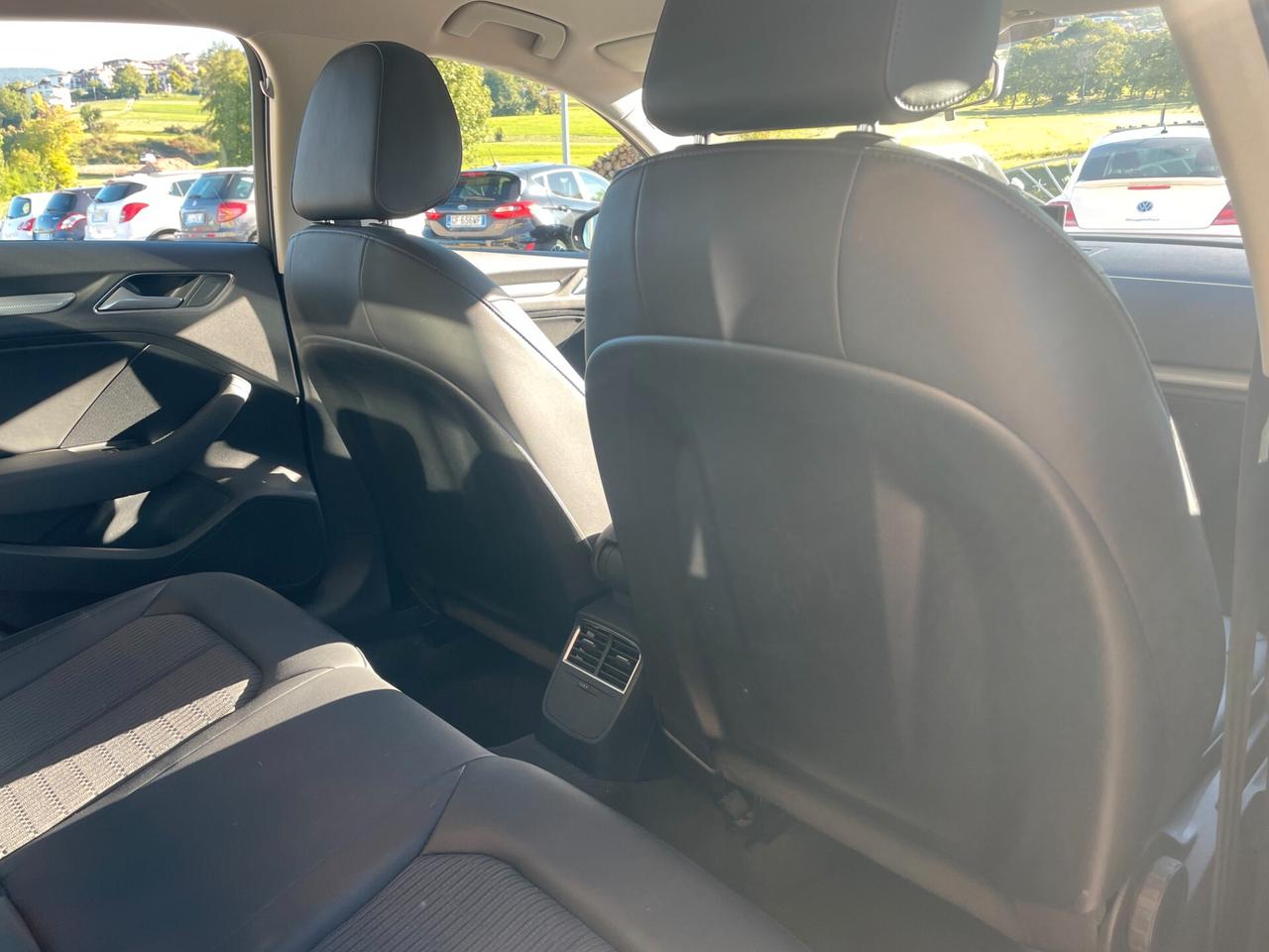Audi A3 Sedan 1.6 TDI clean diesel Ambition