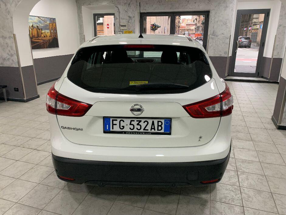 Nissan Qashqai 1.6 DIG-T Visia - SOLI KM 65.000!!!!!!!!