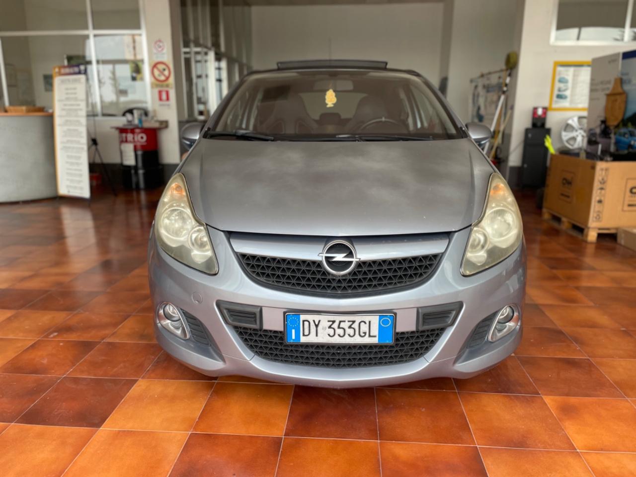 Opel Corsa 1.6 T 192CV 3 porte OPC