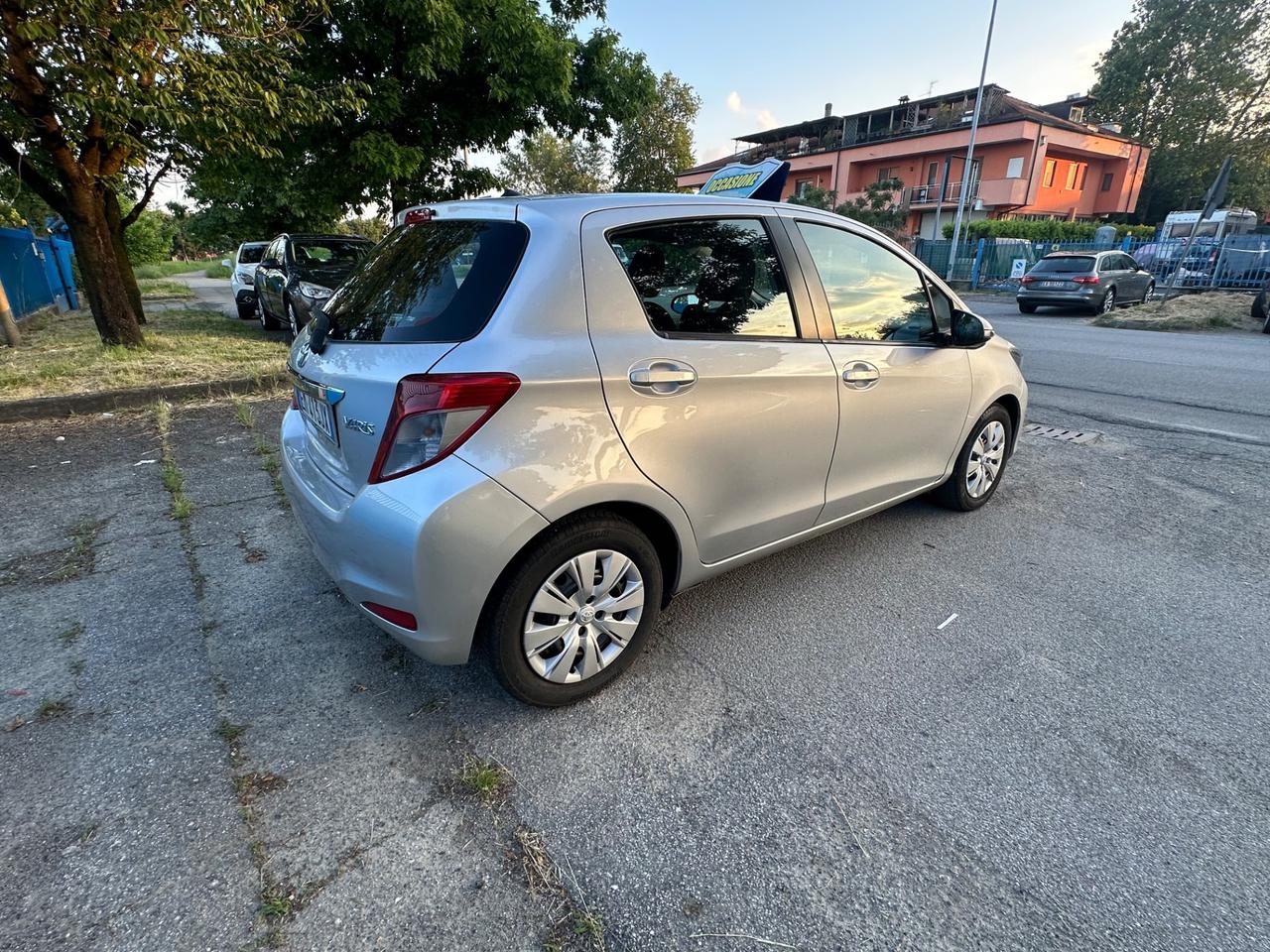Toyota Yaris 1.3 5 porte Lounge