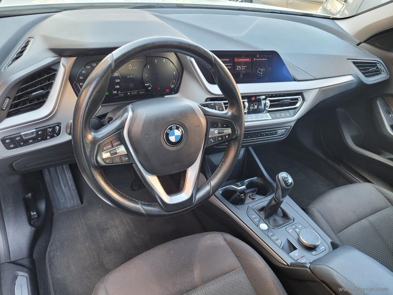 BMW 118i 5p. Advantage