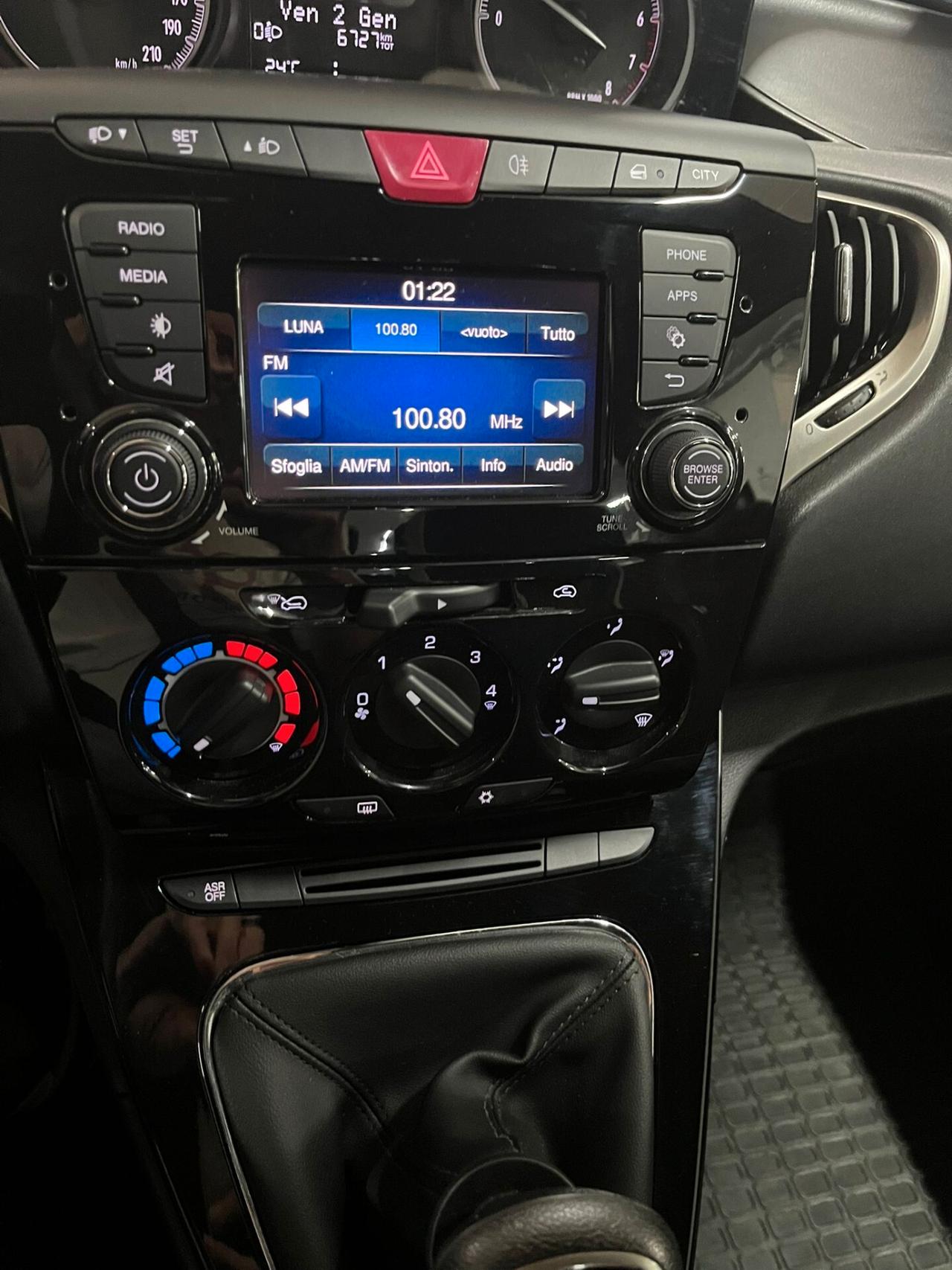 Lancia Ypsilon 1.2 solo 6700 km!!!!! euro6