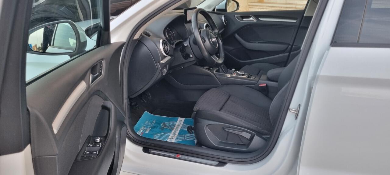 Audi A3 Sedan 1.6 TDI SLine full optionals ok neopatentati