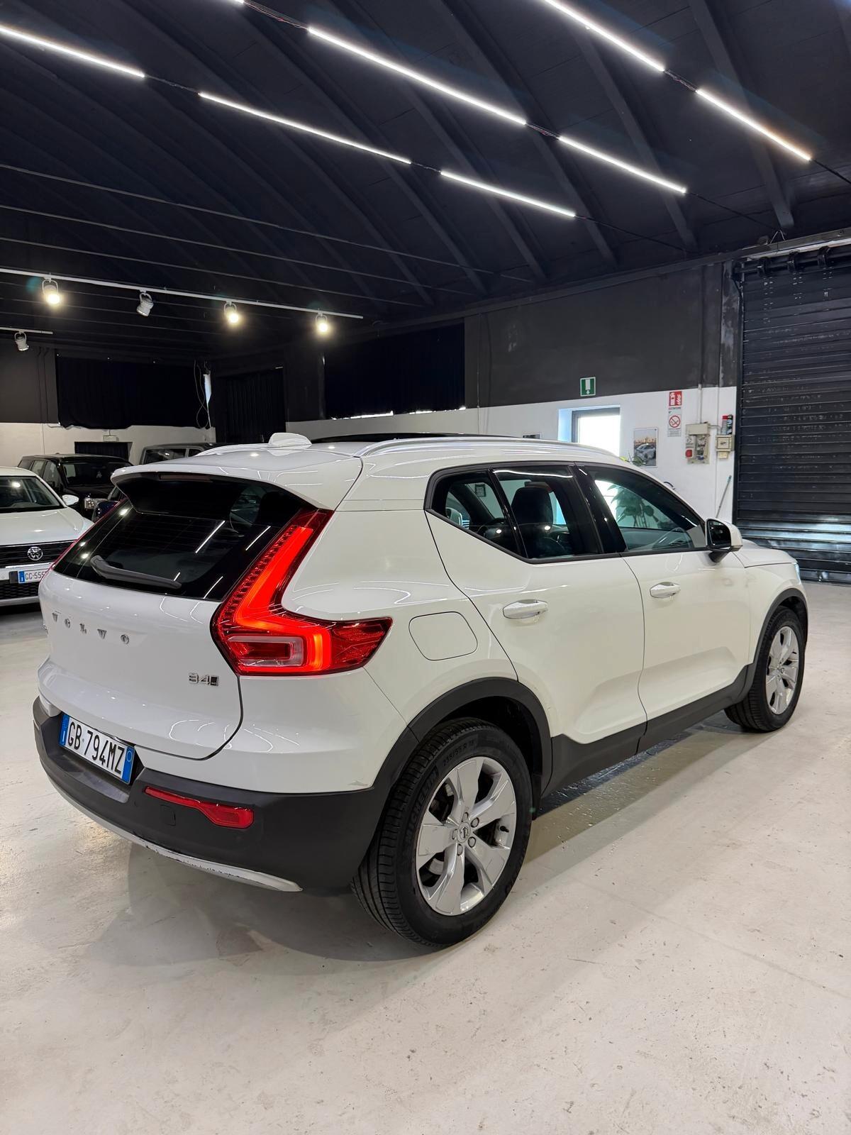 Volvo XC40 B4 AWD Geartronic R-design