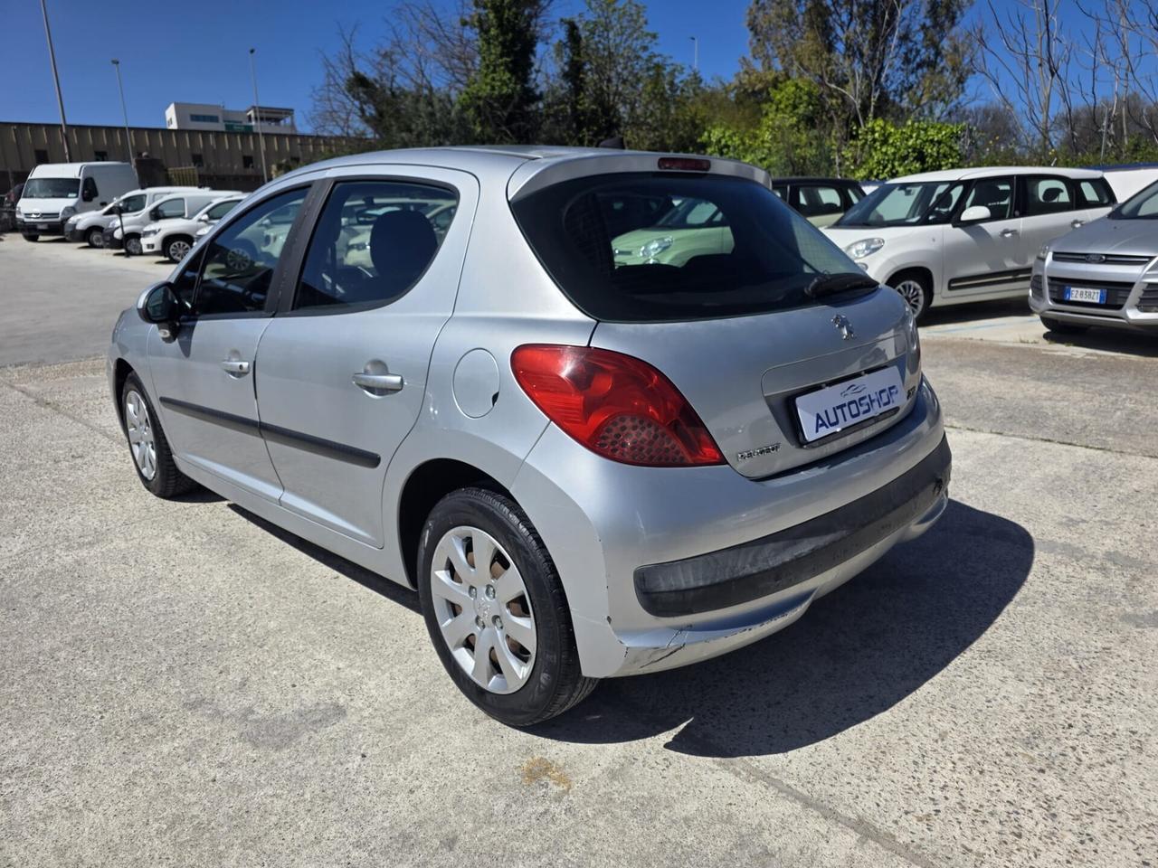 Peugeot 207 1.4 HDi 70CV 5p. XT