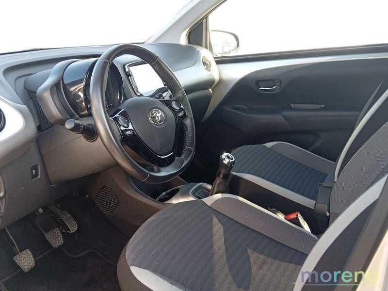Toyota Aygo 1.0 x-play 72 CV