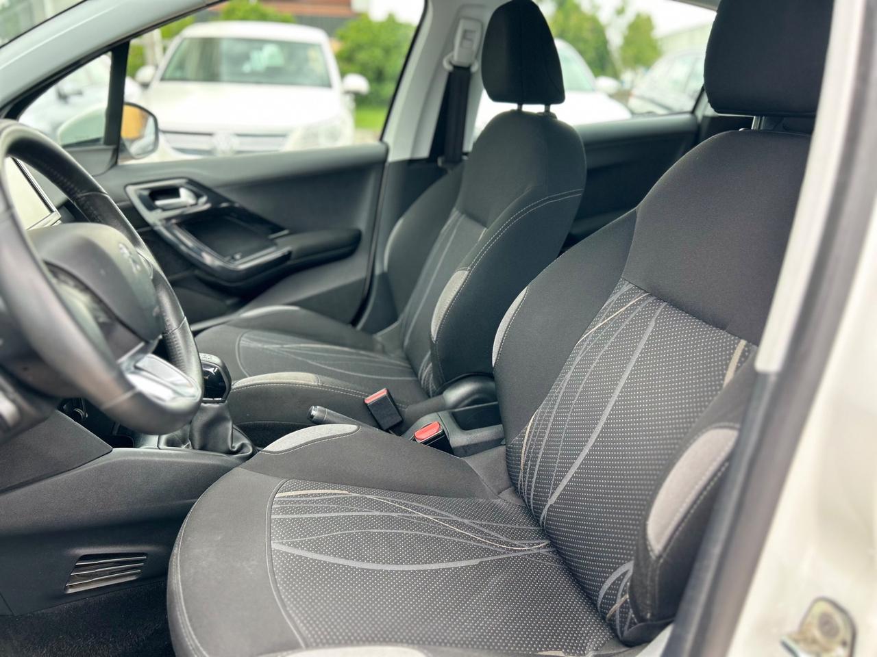 Peugeot 208 1o serie PureTech 82 5P Allure