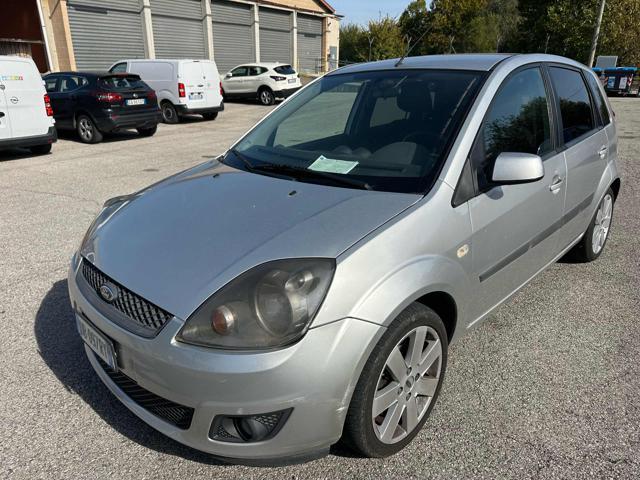 FORD Fiesta 1.4 TDCi 5p. Ghia senza nessun lavoro da fare
