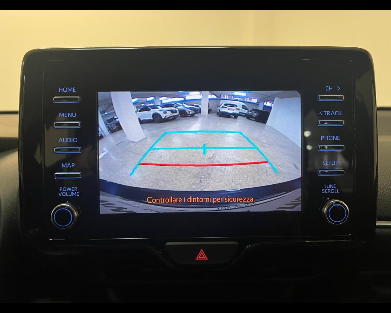 TOYOTA Yaris 1.5h Trend