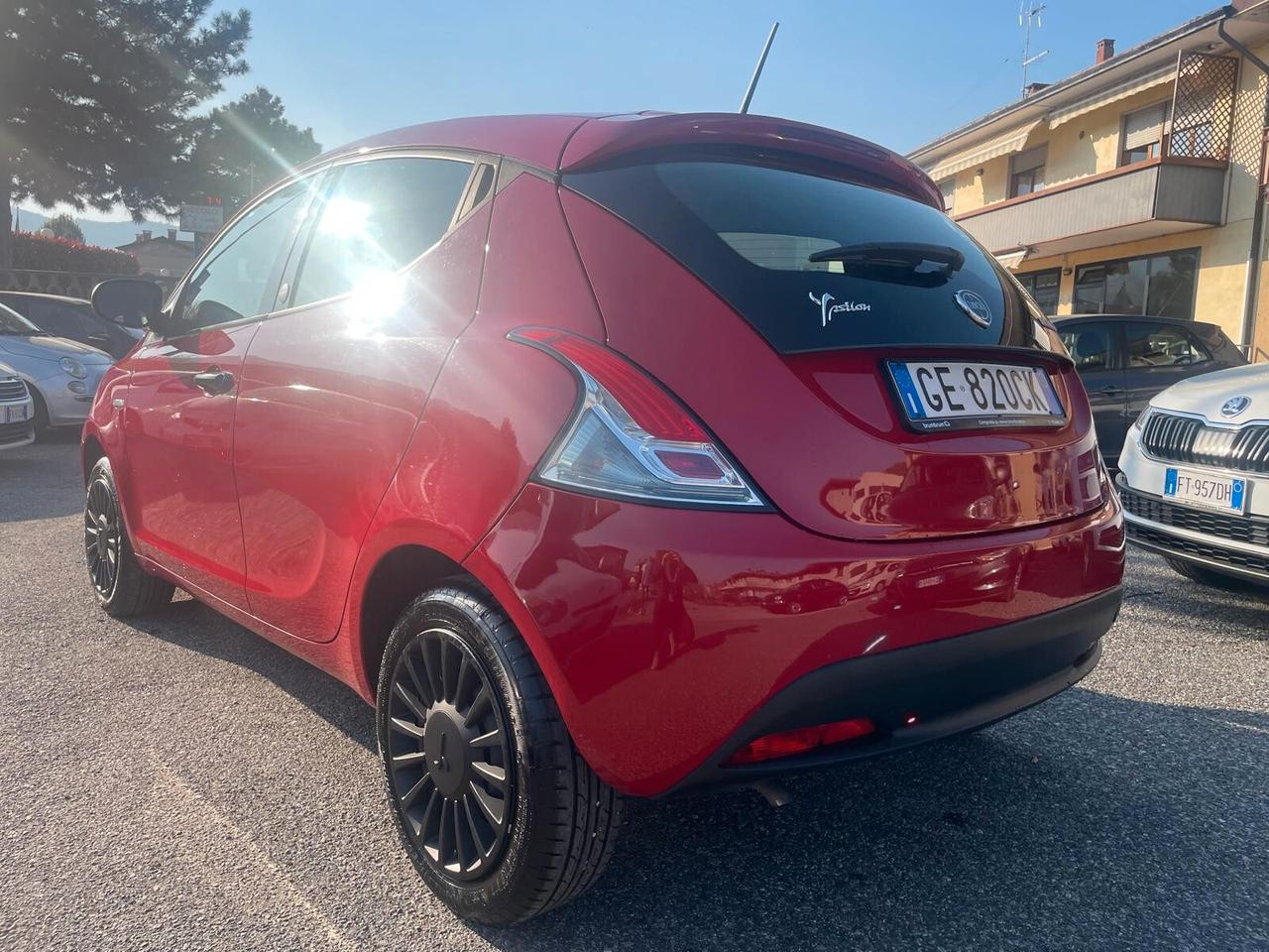 Lancia Ypsilon 1.0 Hybrid Silver – 2021 | 67.561 km | Neopatentati