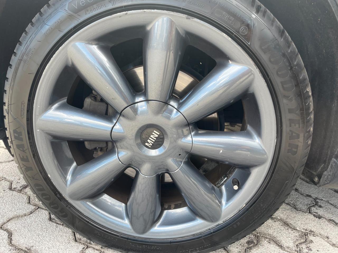Mini Cooper D Countryman Mini Countryman 1.6 all4 XENON+AMBIENT+CLIMA AUTO