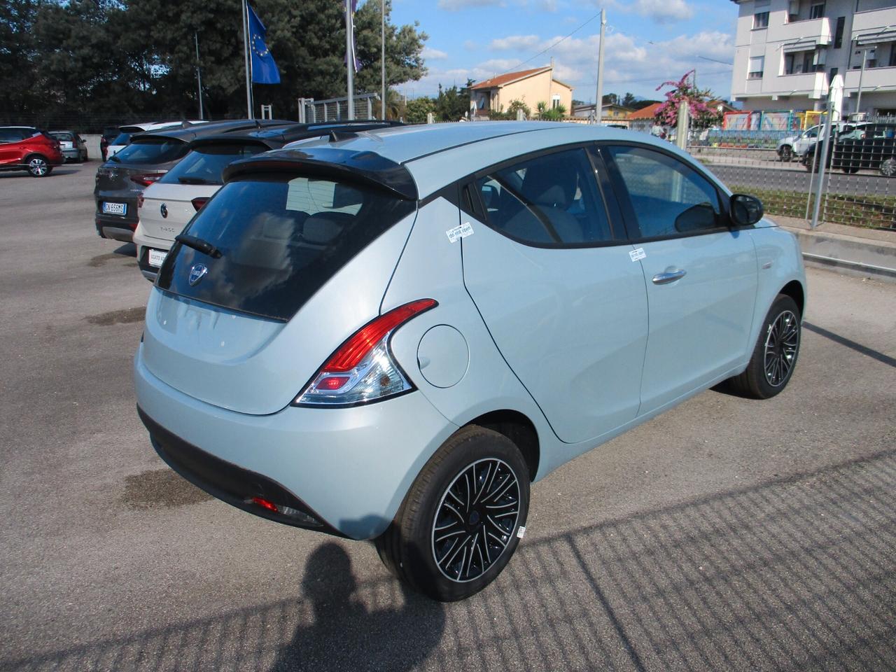 Lancia Ypsilon 1.0 FireFly 5 porte S&S Hybrid Oro