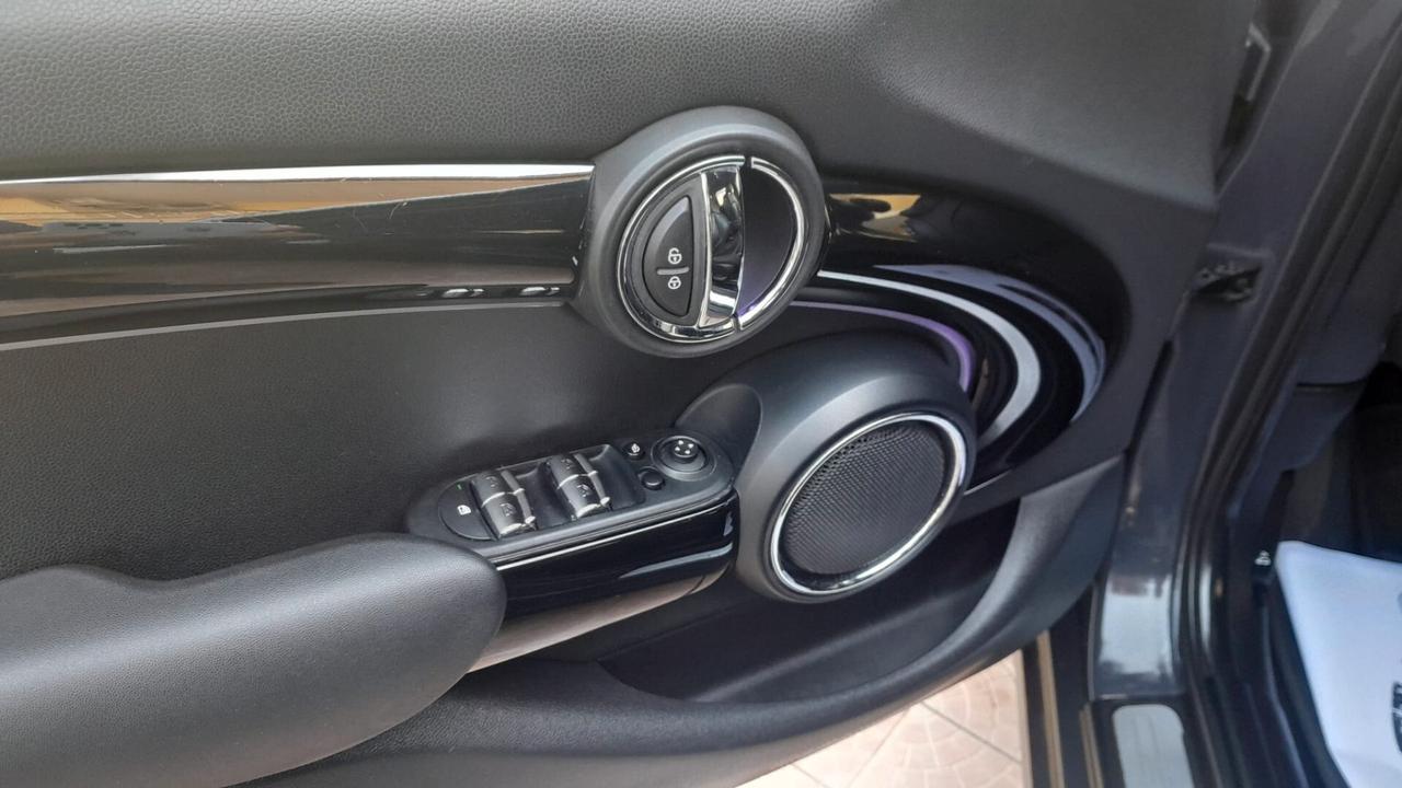 Mini 2.0 Cooper SD aut. Hype 5 porte