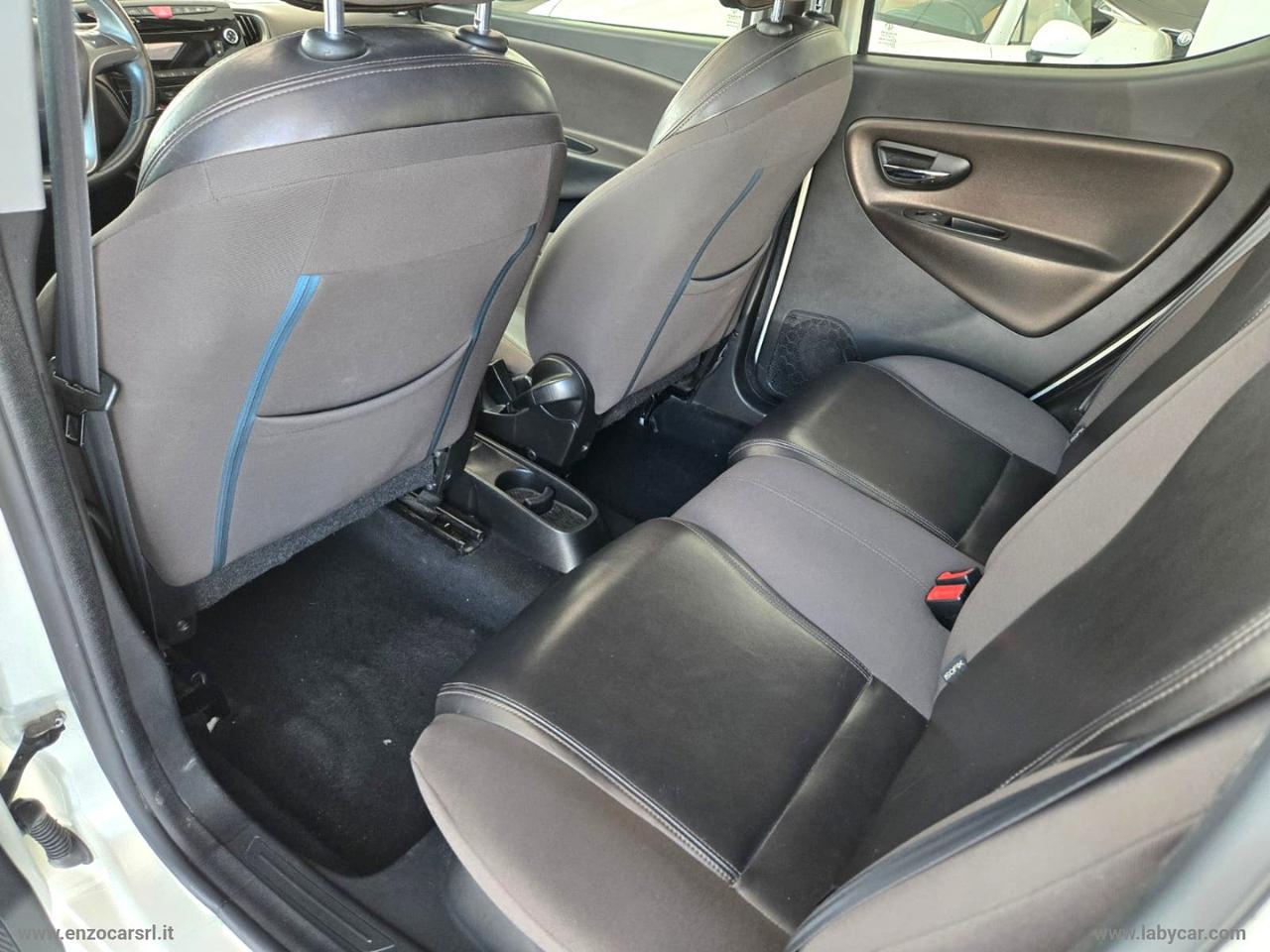 LANCIA Ypsilon 1.3 MJT 95 CV 5p. S&S Platinum TETTO APRIBILE
