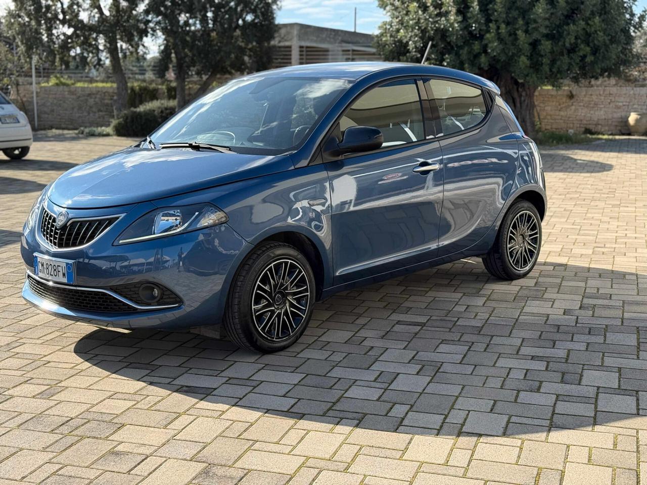 Lancia Ypsilon 1.0 FireFly 5 porte S&S Hybrid Ecochic Gold