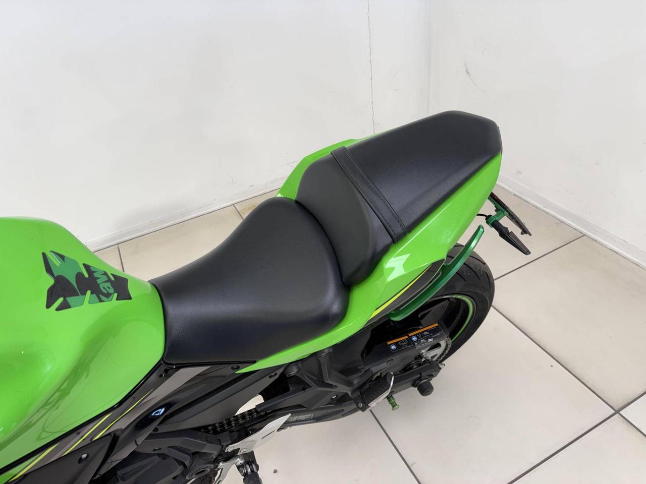 KAWASAKI Ninja 650