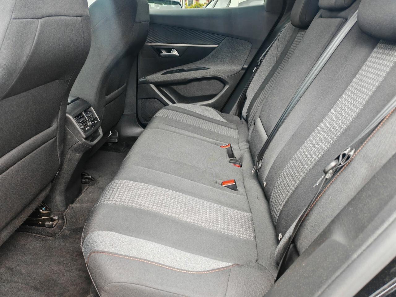 Peugeot 3008 1.5BlueHDi Allure navig cam 2022