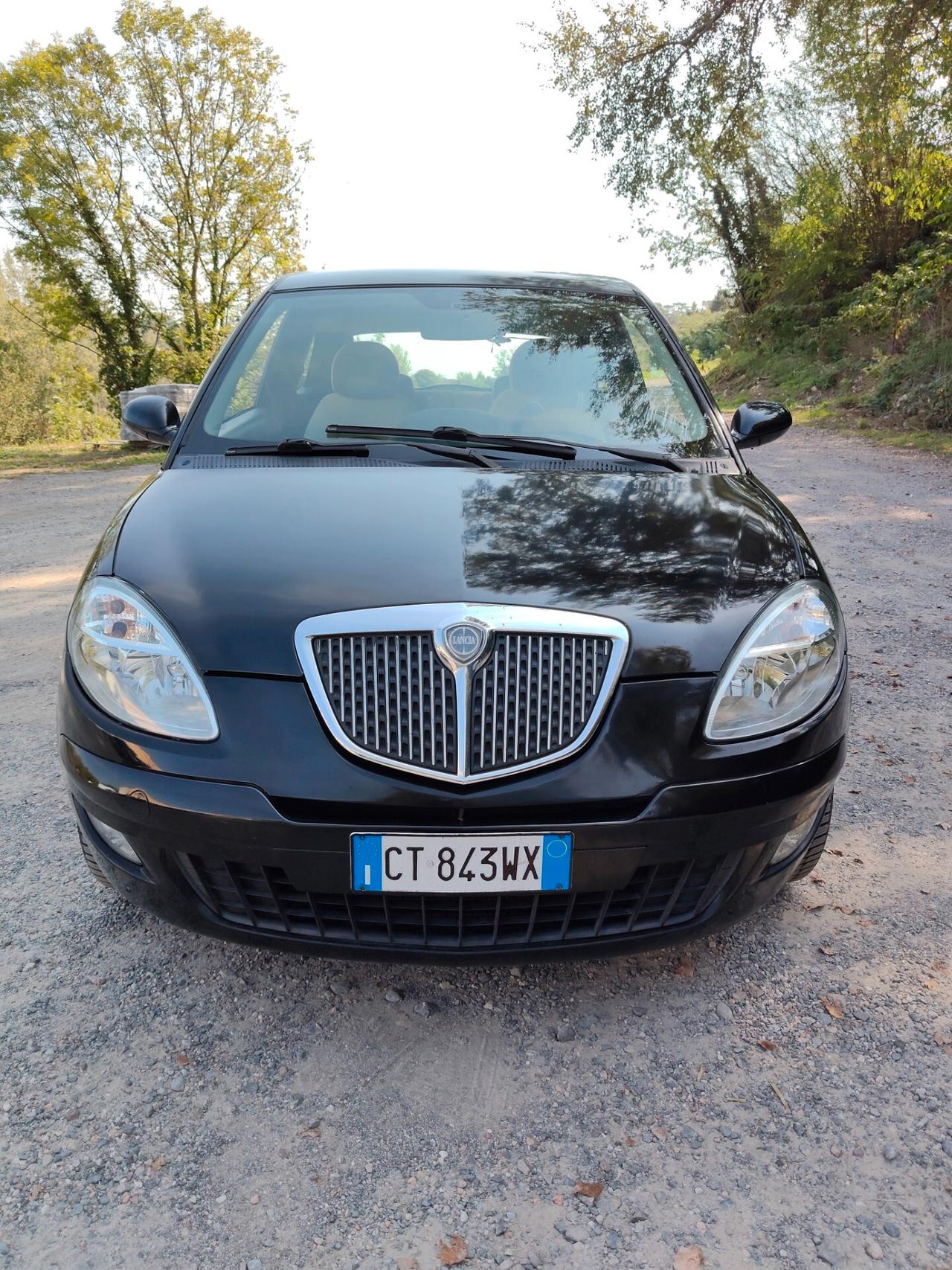 Lancia Y 1.2 Oro Benzina Ok Neopatentati