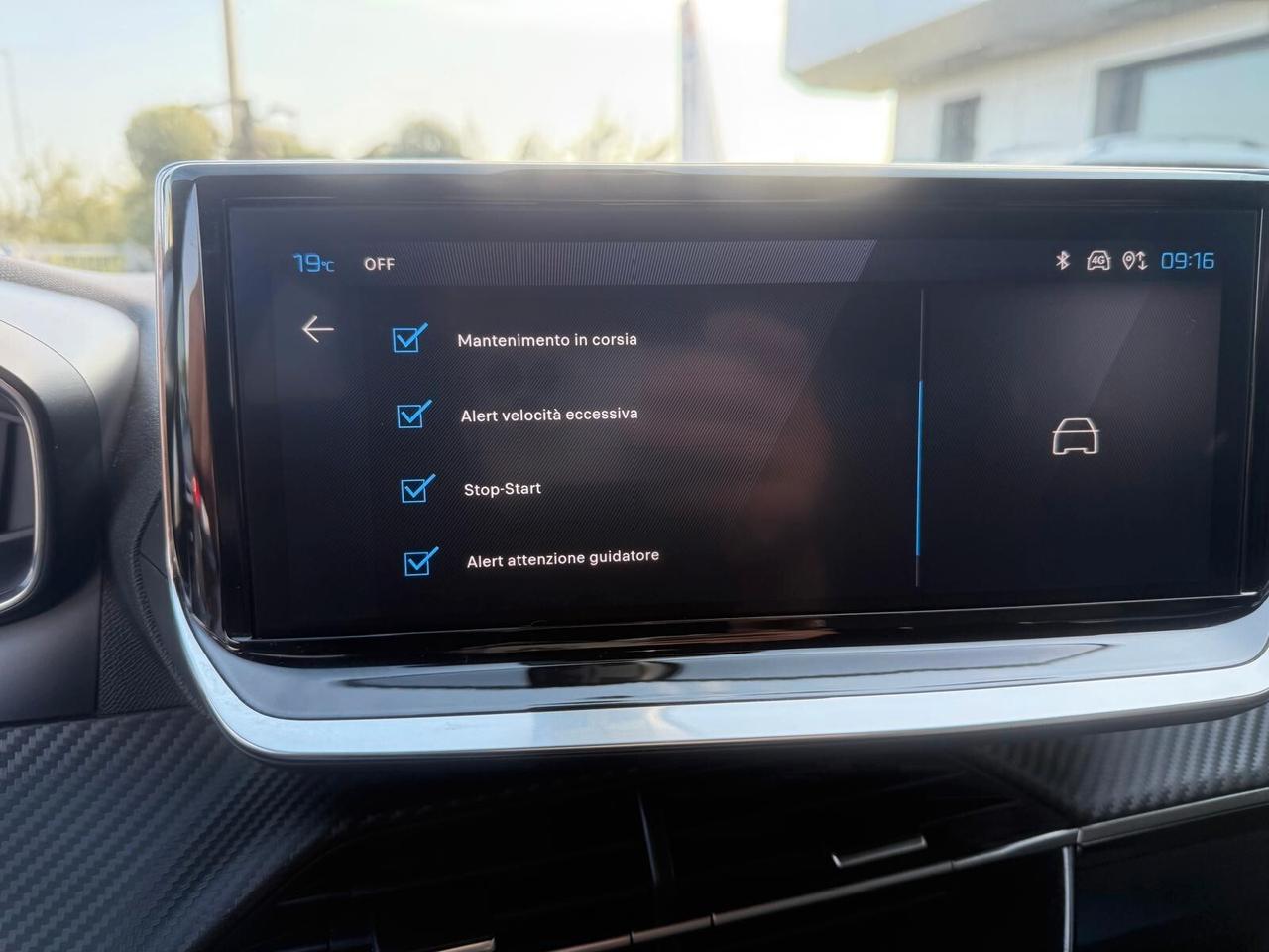 Peugeot 2008 PureTech 100 S&S Allure - ok neopatentati -