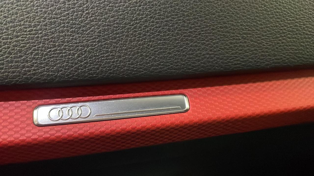 Audi Q2 30 TDI S line Edition