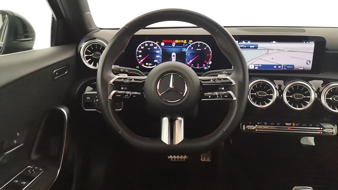 Mercedes-Benz Classe A - W177 2023 - A 200 d AMG Line Premium auto