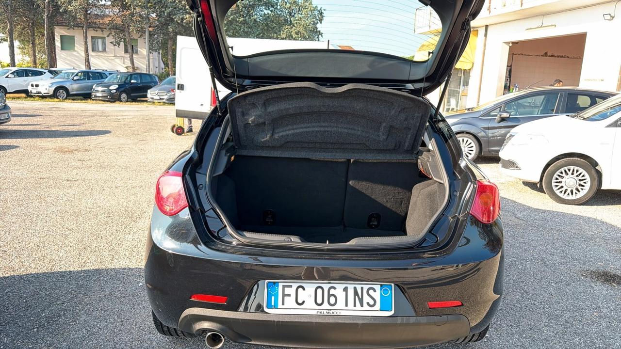 Alfa Romeo Giulietta 1.6 JTDm-2 120 CV Distinctive