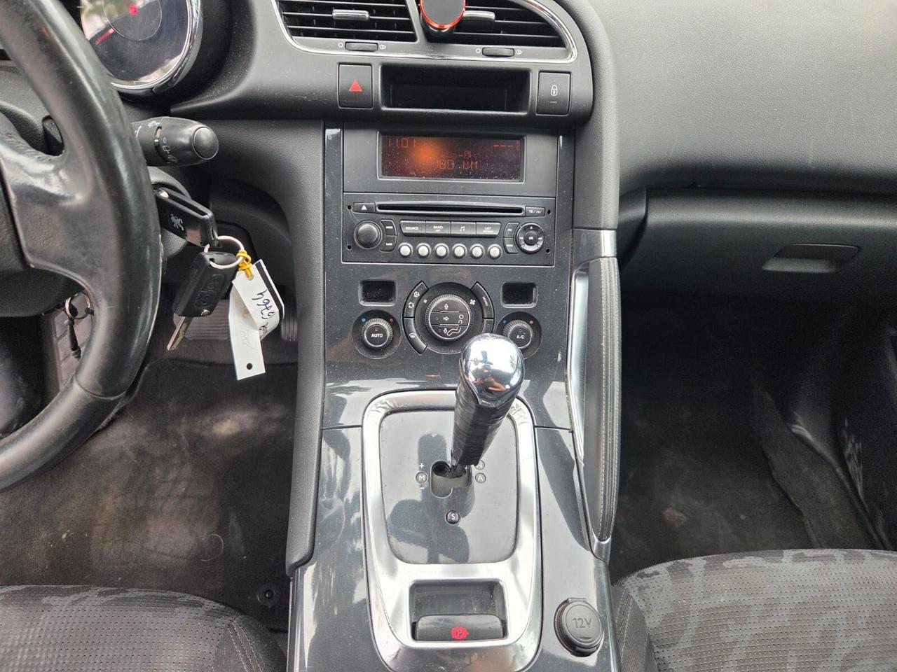 Peugeot 3008 1.6 HDi 110CV cambio robotizzato Tecno